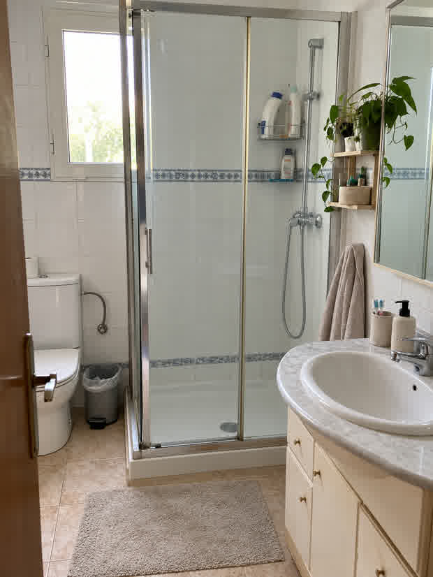 Baño después de la limpieza